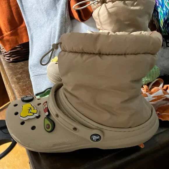 CROCS Boots with Jibbitz w10/m8 - Picture 5 of 5